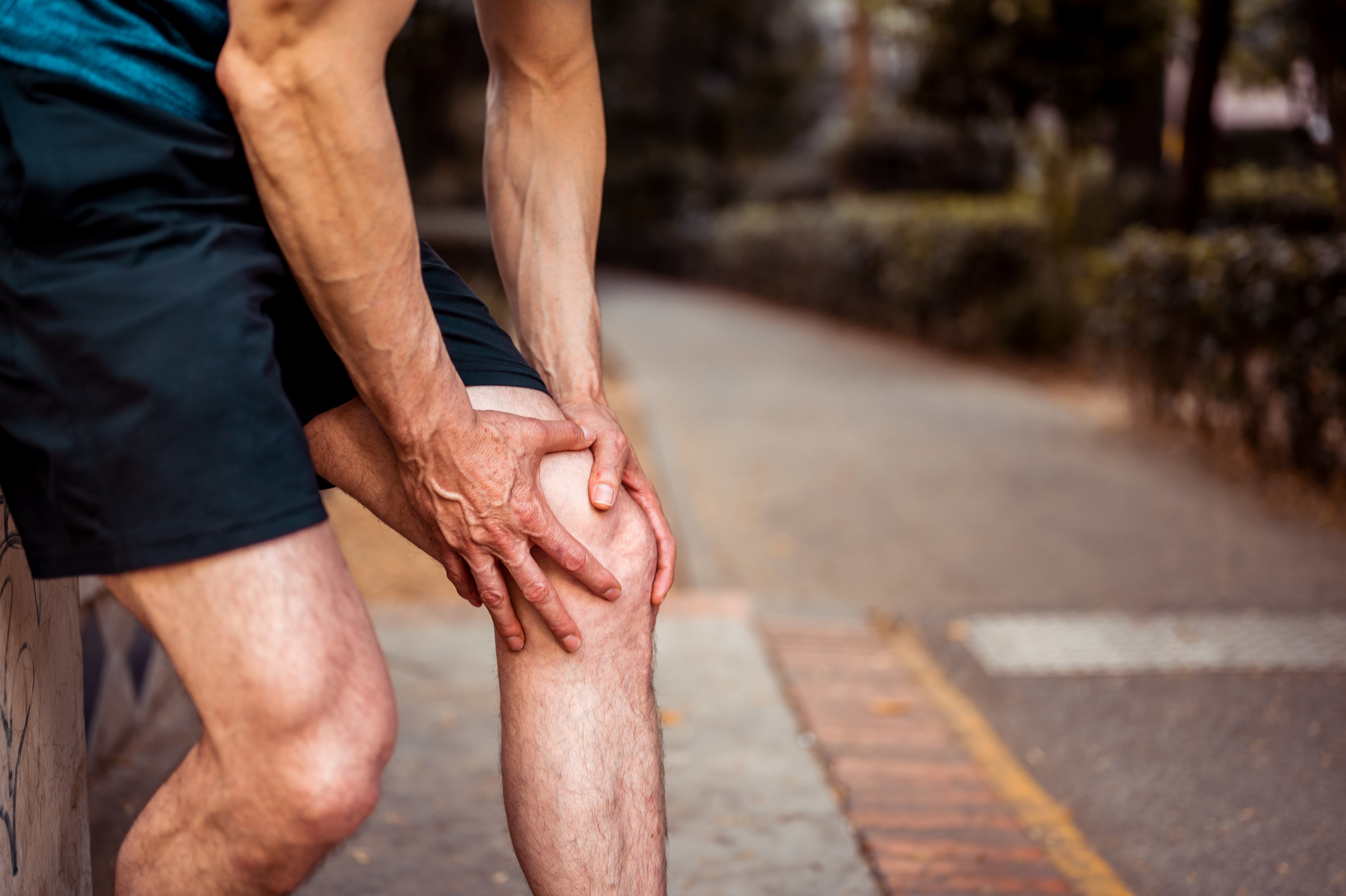 Why Do Your Knees Hurt When You Squat?