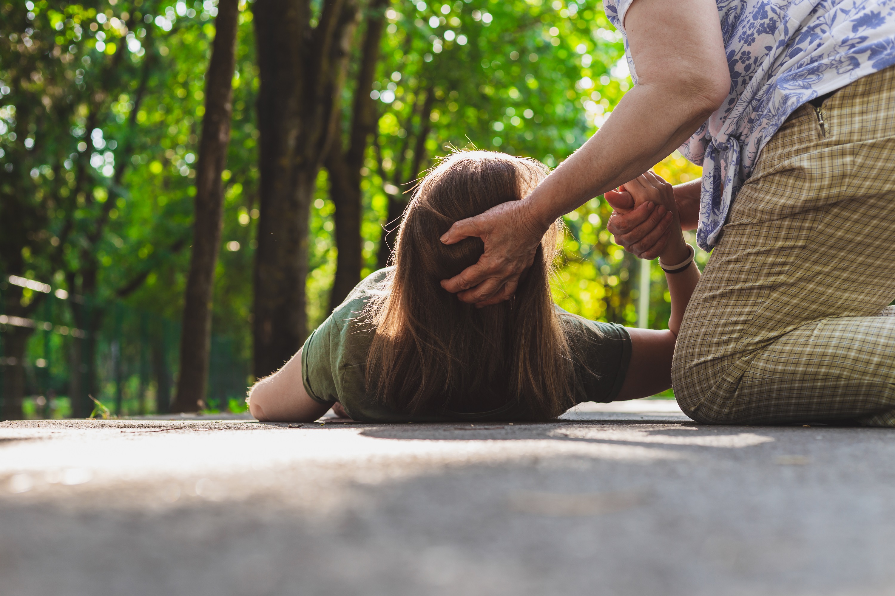 woman fallen with head injury